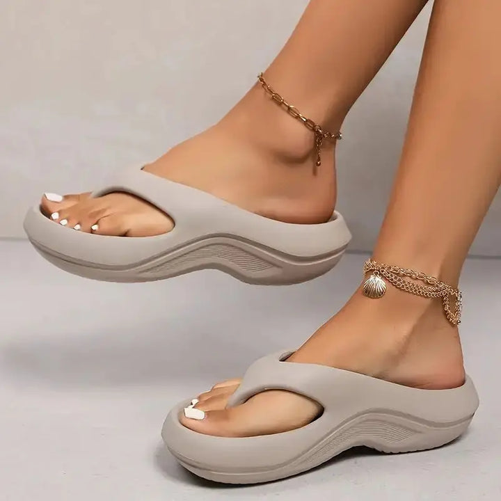 Ivy | Women's Cloud Thong Molded Cushioned Platform Flip Flops