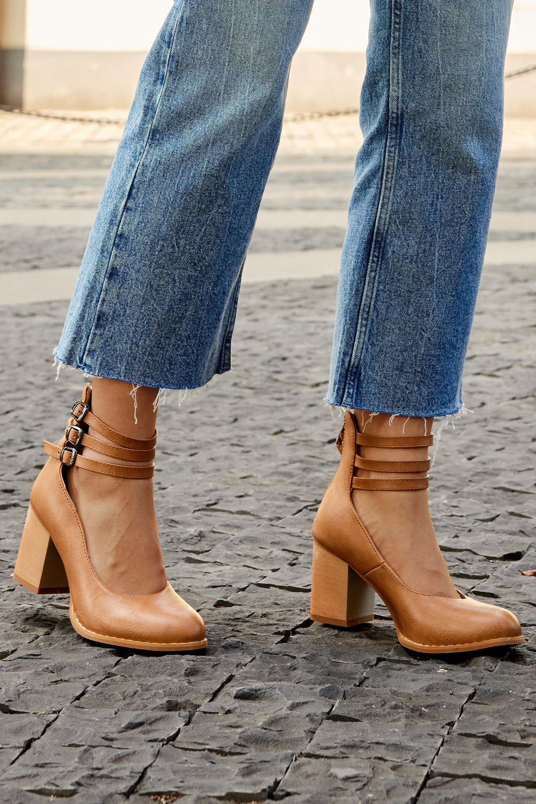 Julianne | Stylish Women's Sandals with Ankle Strap and Thick Heel