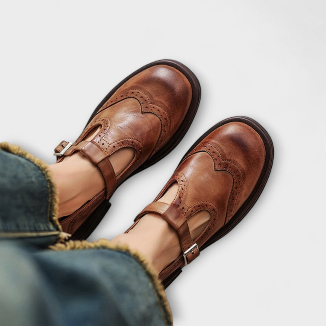 Mary | Classic T-strap leather shoes