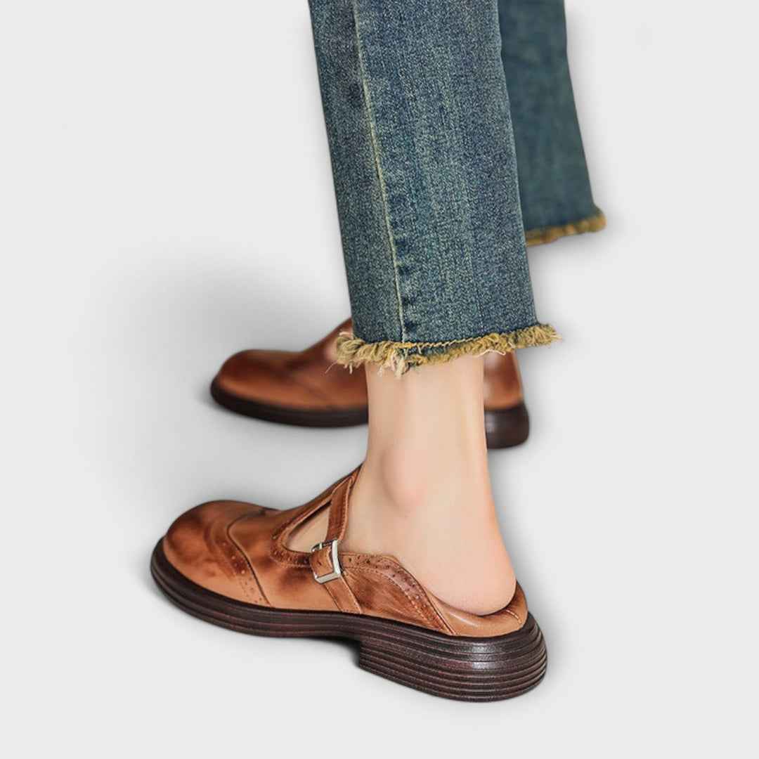 Mary | Classic T-strap leather shoes