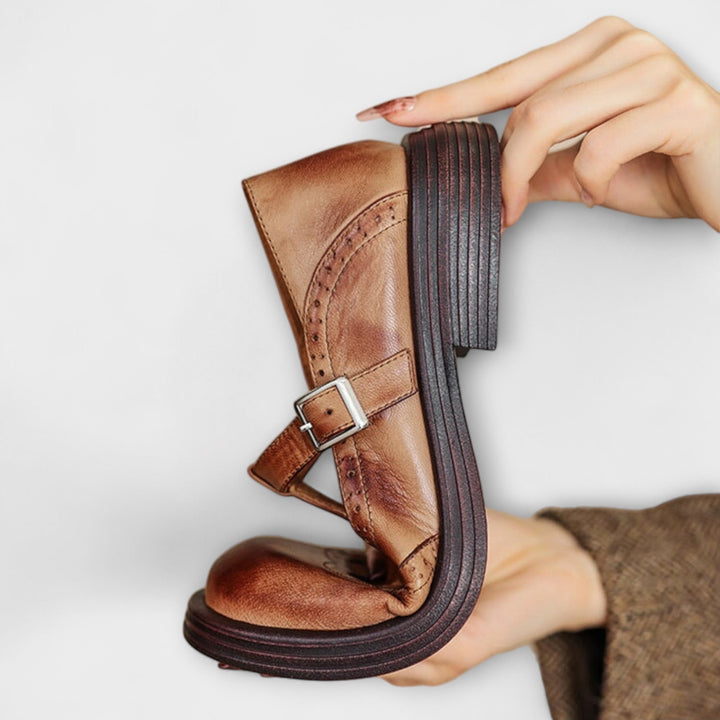 Mary | Classic T-strap leather shoes